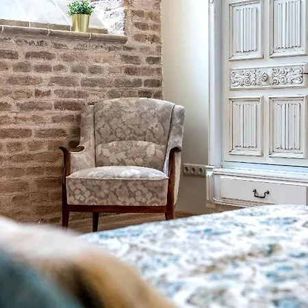 Апартаменти Classic One-bedroom